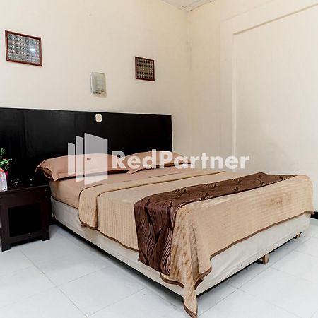Cherry Pink Hotel Medan Mitra Reddoorz Екстериор снимка