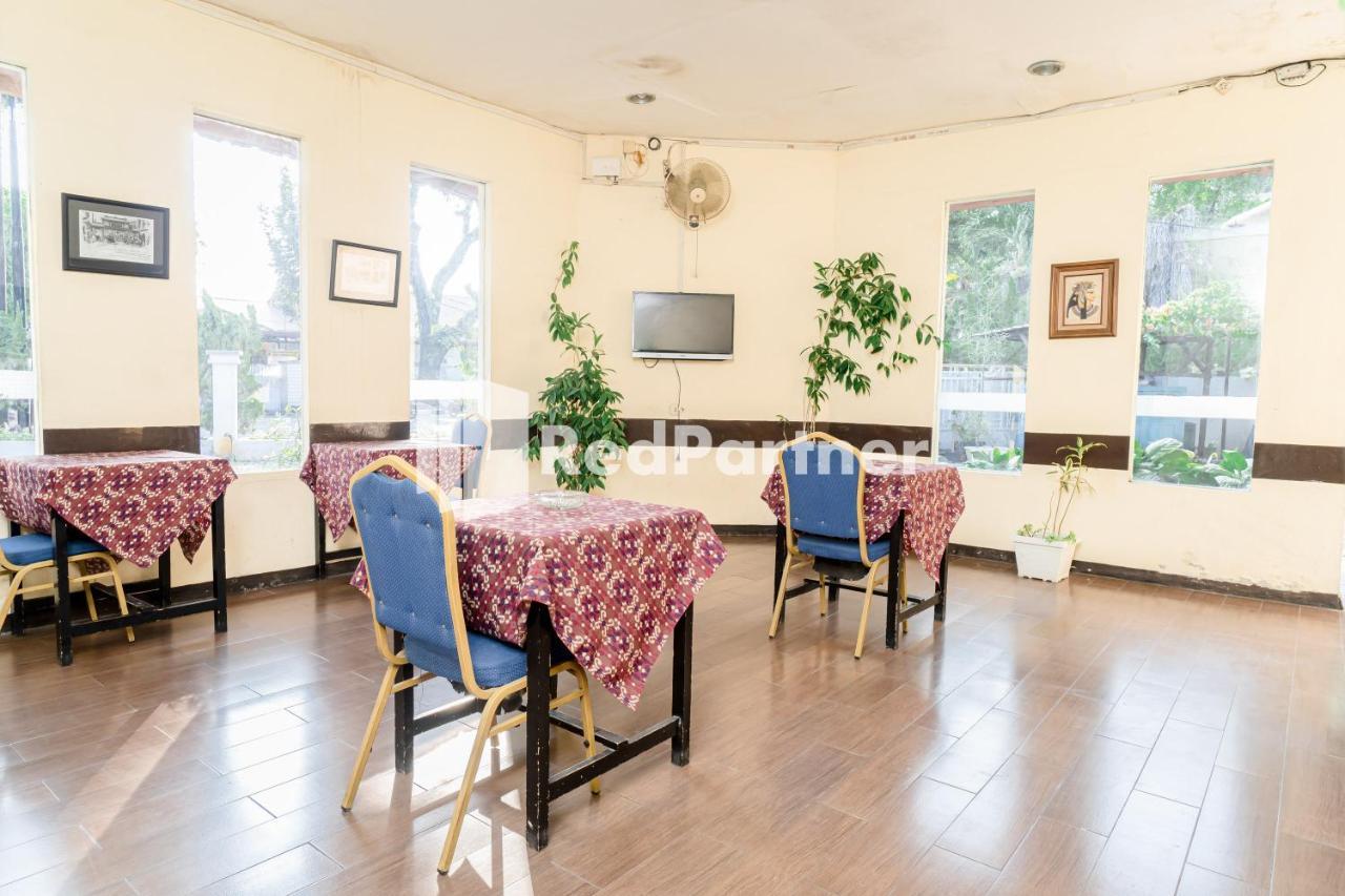 Cherry Pink Hotel Medan Mitra Reddoorz Екстериор снимка
