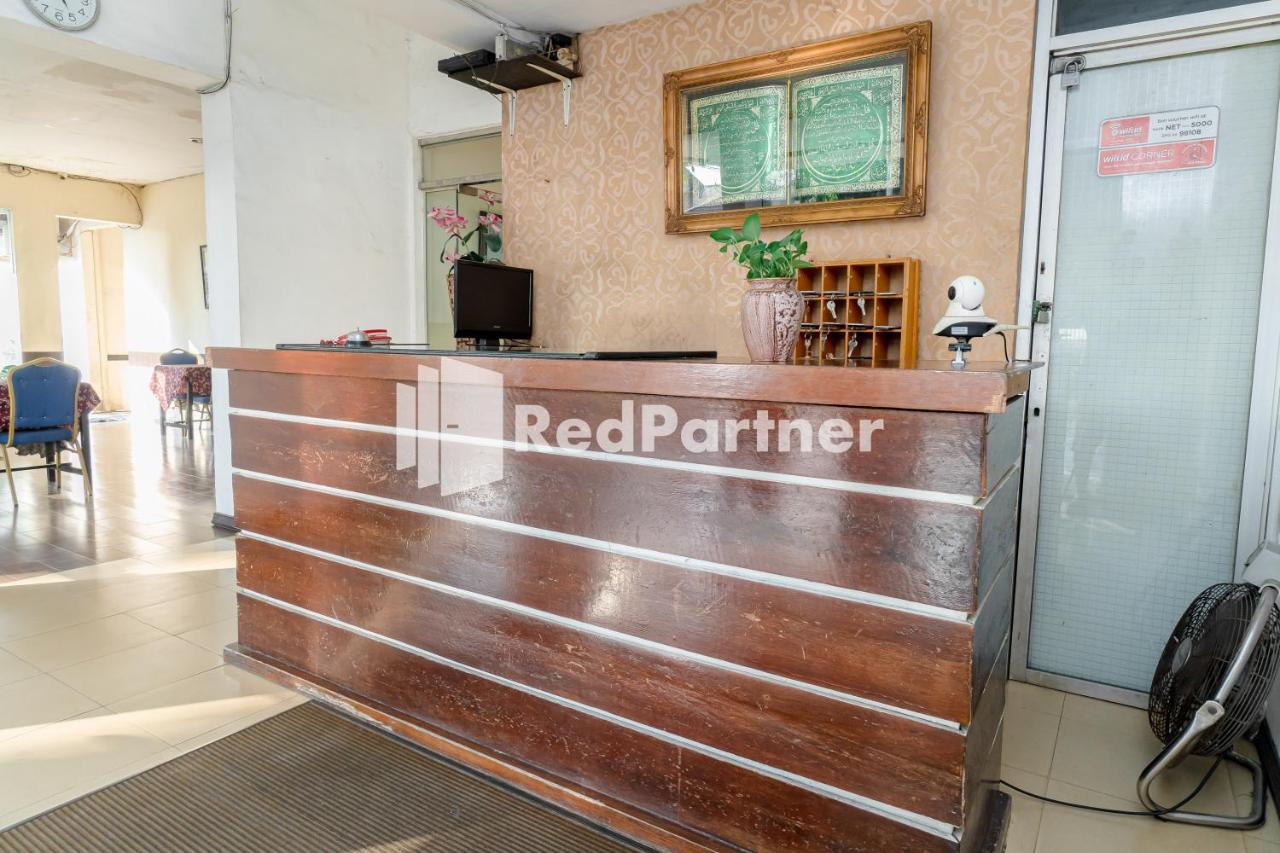 Cherry Pink Hotel Medan Mitra Reddoorz Екстериор снимка