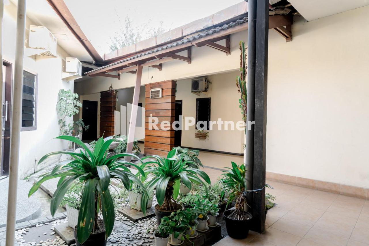 Cherry Pink Hotel Medan Mitra Reddoorz Екстериор снимка