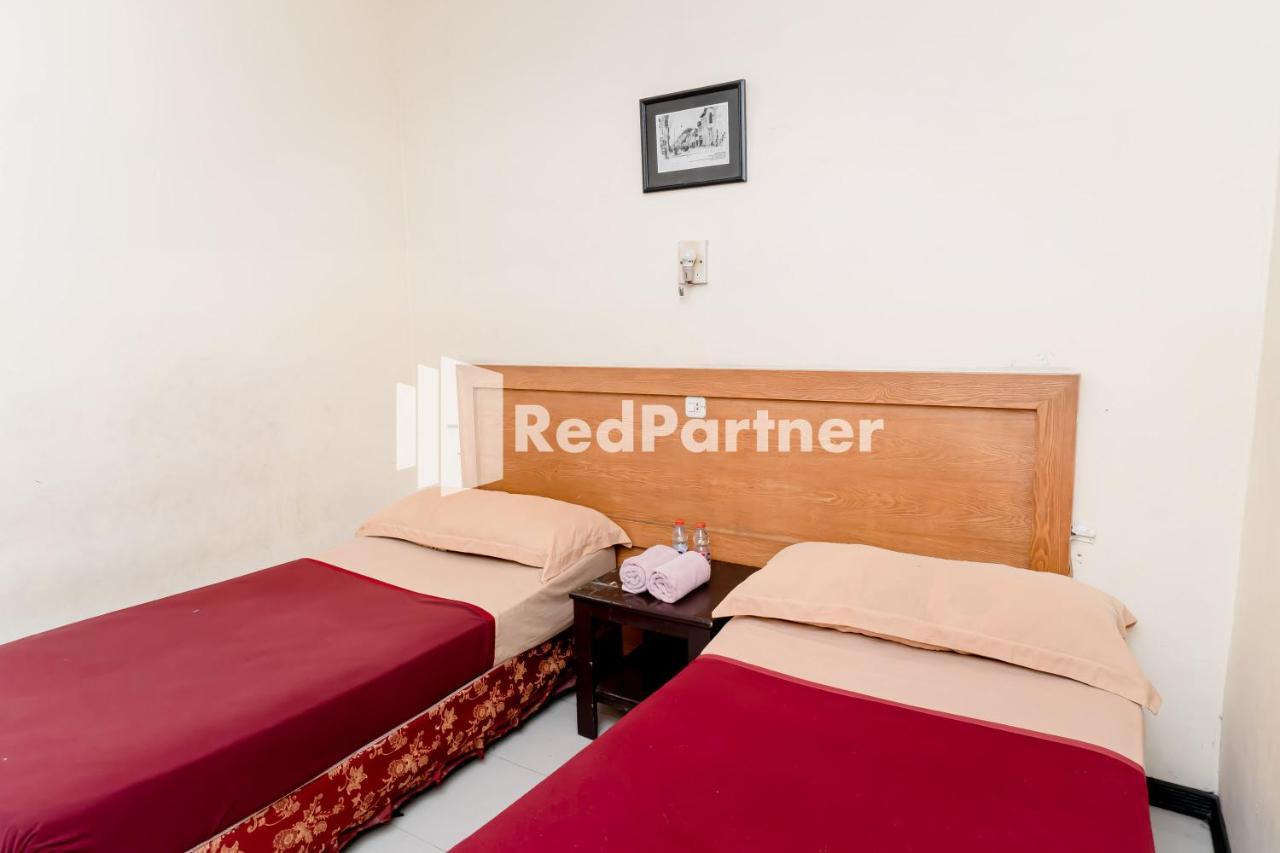 Cherry Pink Hotel Medan Mitra Reddoorz Екстериор снимка