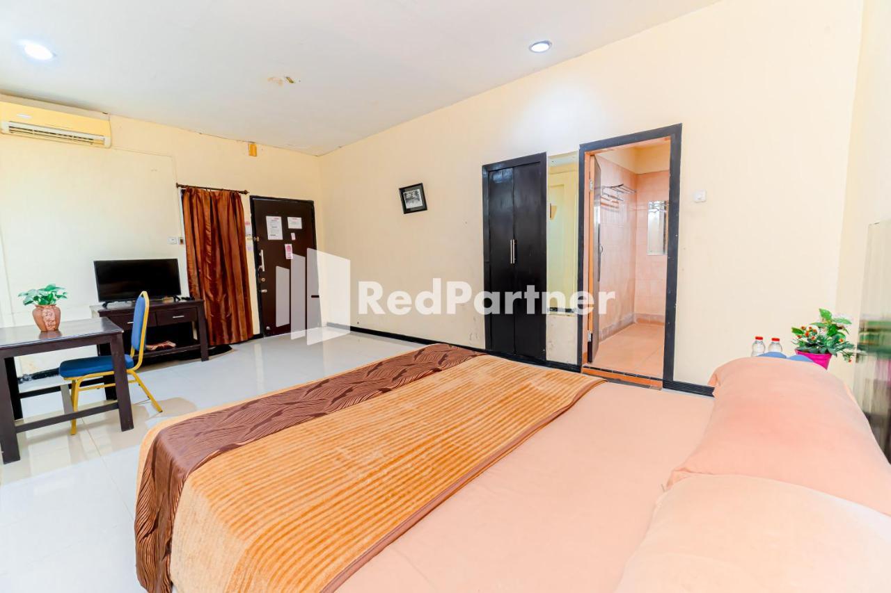 Cherry Pink Hotel Medan Mitra Reddoorz Екстериор снимка
