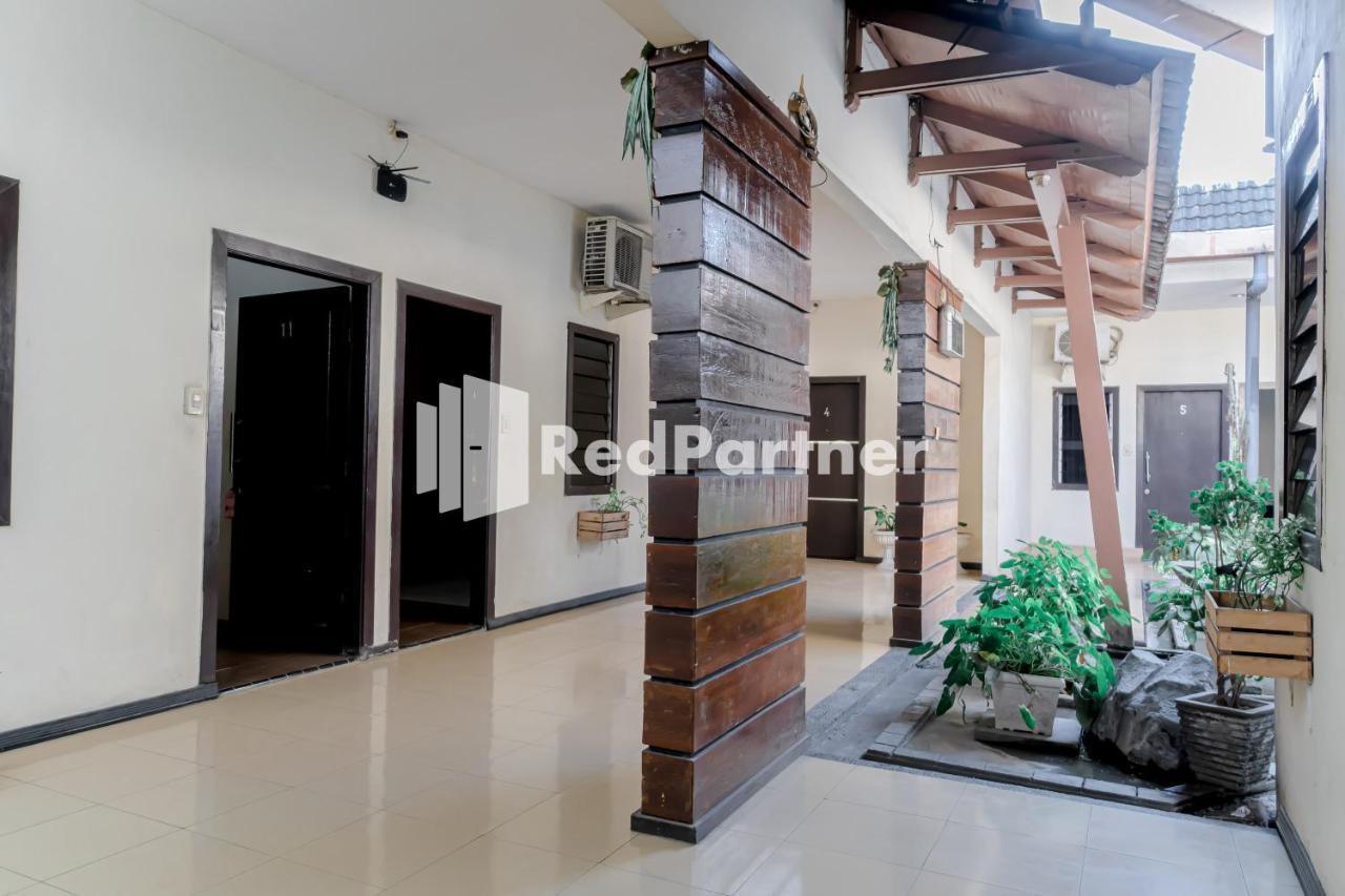 Cherry Pink Hotel Medan Mitra Reddoorz Екстериор снимка