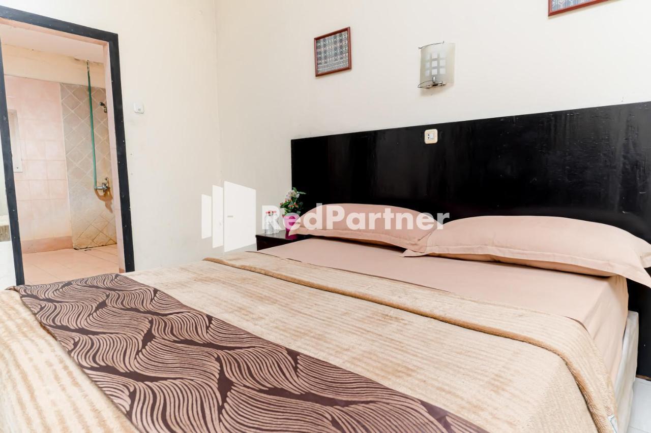 Cherry Pink Hotel Medan Mitra Reddoorz Екстериор снимка