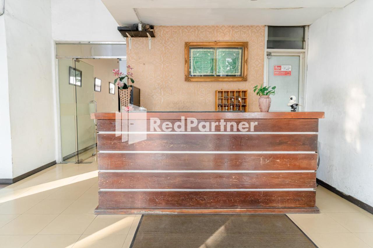 Cherry Pink Hotel Medan Mitra Reddoorz Екстериор снимка