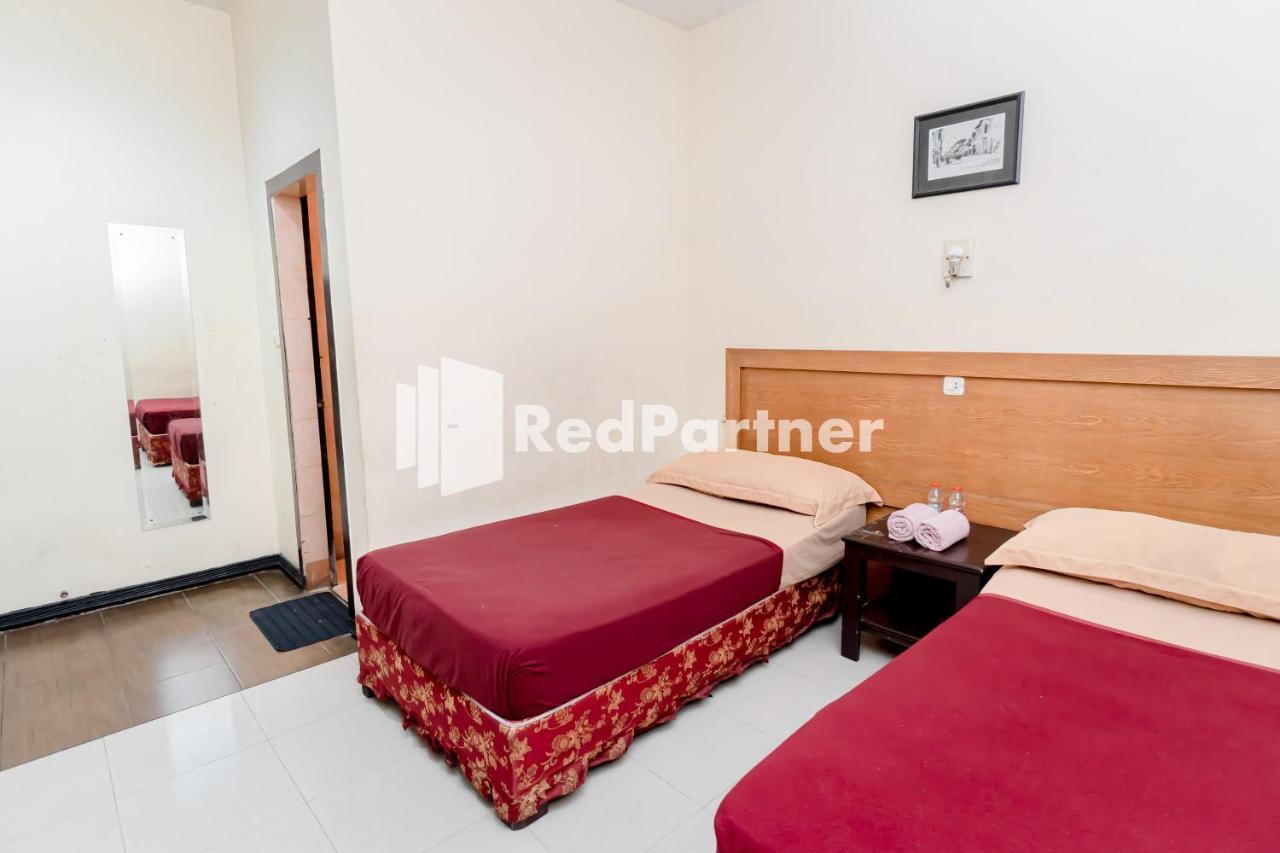 Cherry Pink Hotel Medan Mitra Reddoorz Екстериор снимка