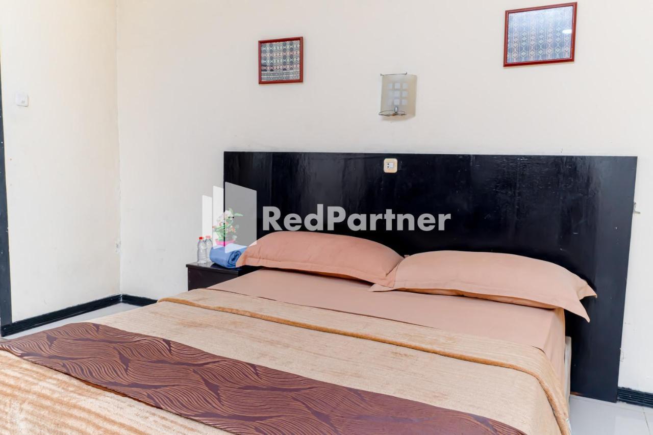 Cherry Pink Hotel Medan Mitra Reddoorz Екстериор снимка